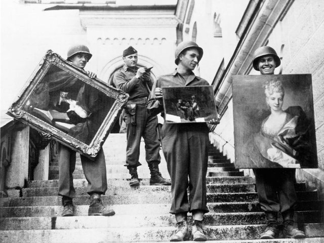 Rose Valland et la récupération des œuvres d'art volées par les Nazis